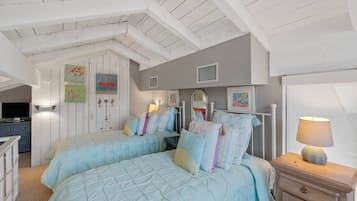 4 habitaciones, tabla de planchar con plancha, wifi y ropa de cama