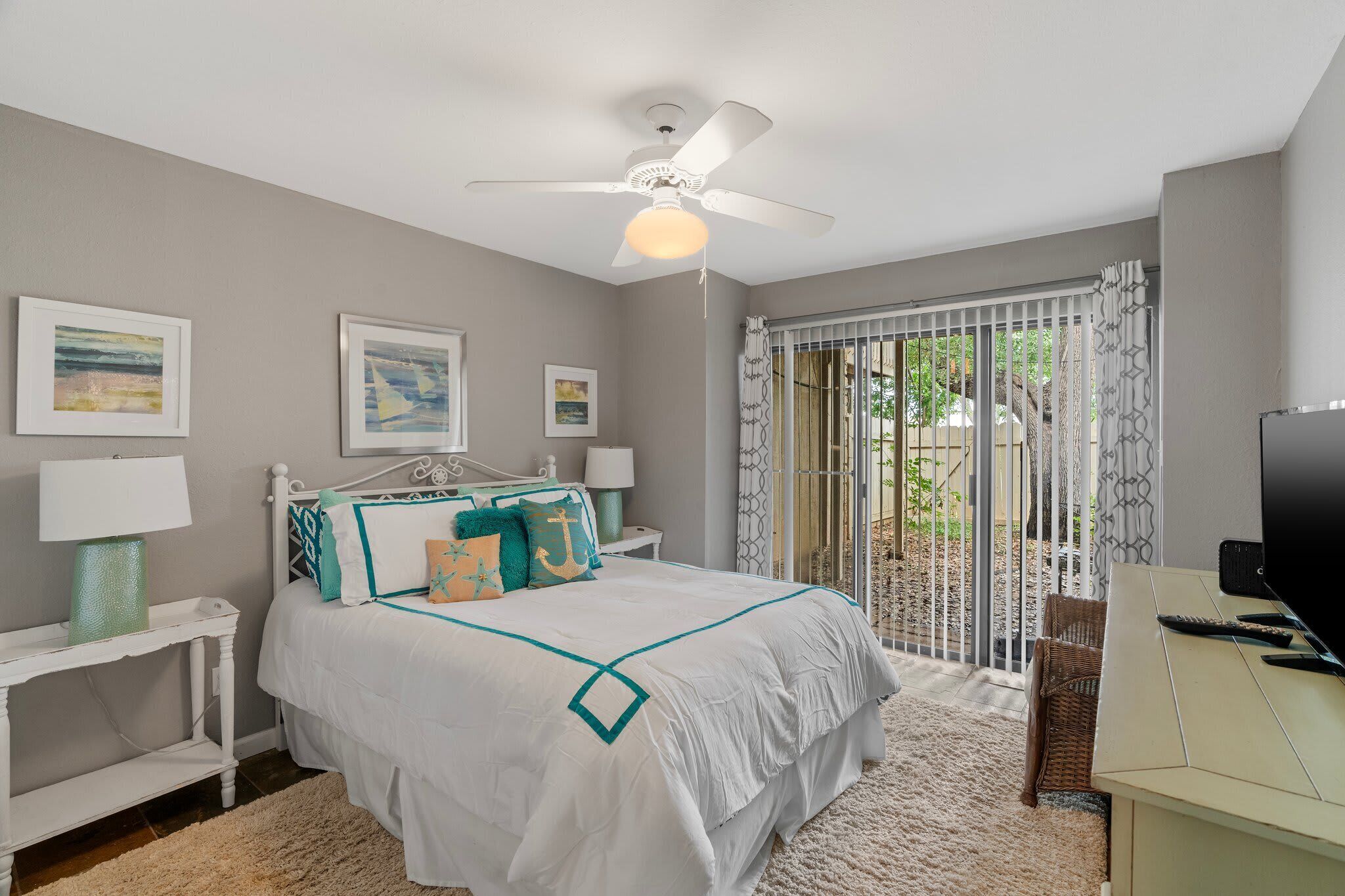 4 habitaciones, tabla de planchar con plancha, wifi y ropa de cama 