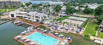 Lakeside condo Retreat in Horseshoe Bay