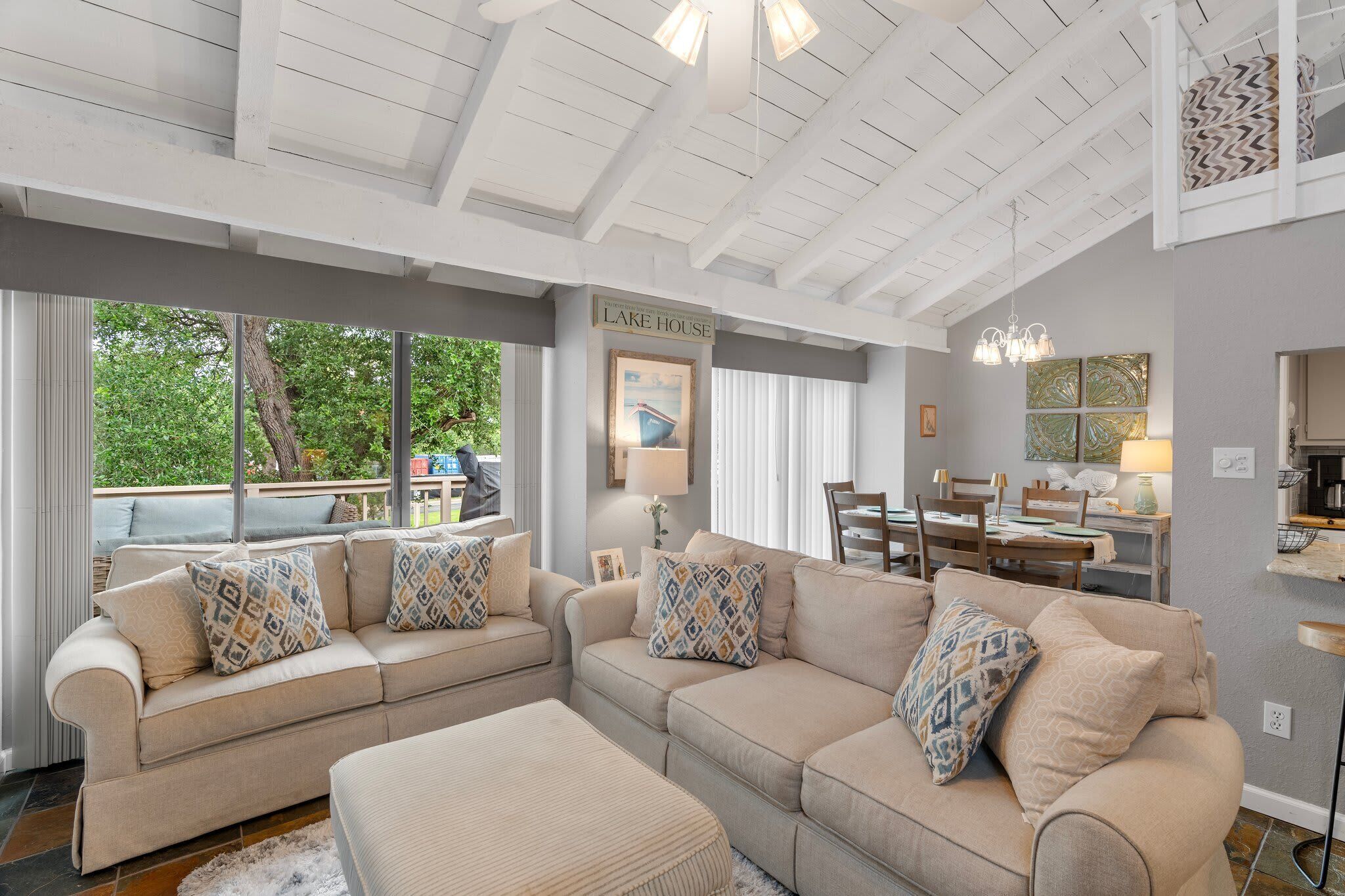 Fernseher, Kamin, Arbeitsbereiche