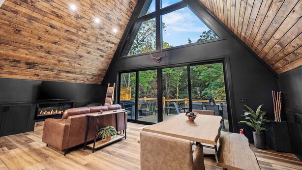 Interior - Luxury A-Frame*Hot-tub*Firepit (Omaha)