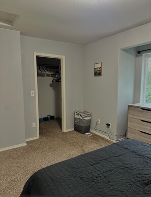 2 室のベッドルーム、WiFi、ベッドシーツ