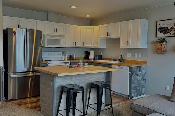 Microondas, horno, parrilla de estufa y lavavajillas