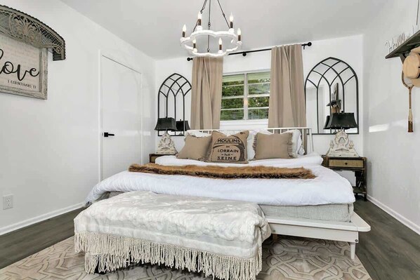 3 bedrooms, iron/ironing board, travel cot, WiFi