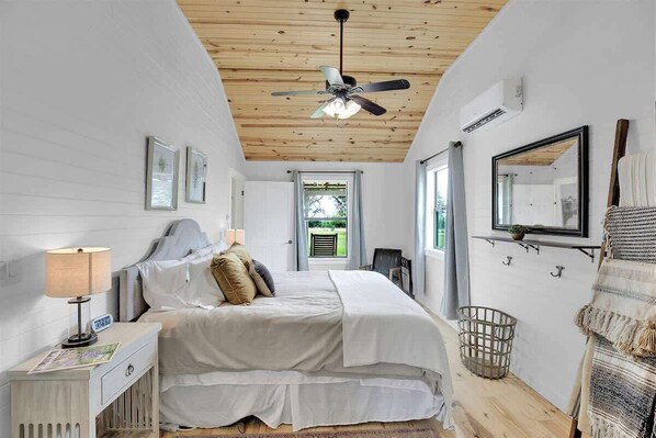 2 bedrooms, iron/ironing board, bed sheets