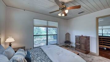 3 habitaciones, tabla de planchar con plancha, wifi y ropa de cama