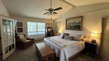 3 habitaciones, tabla de planchar con plancha, wifi y ropa de cama