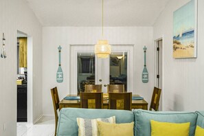 Dining - Relax Gateway• Near IMG•  Private Pool and Beach (Bradenton)