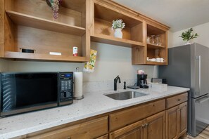 Fridge, microwave, stovetop