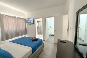 2 bedrooms, iron/ironing board, internet, bed sheets