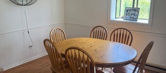Fabulous pet-friendly 3-bedroom house with AC in State College