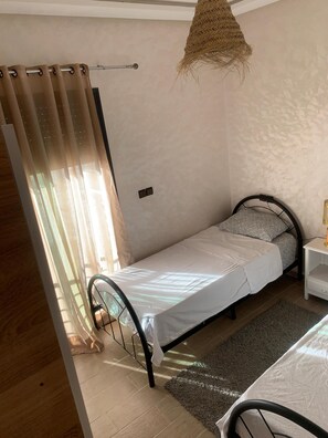 2 bedrooms, iron/ironing board, Internet, bed sheets