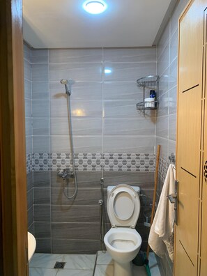 Hårtørrer, håndklæder, Sæbe, Toiletpapir