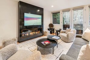 TV, fireplace