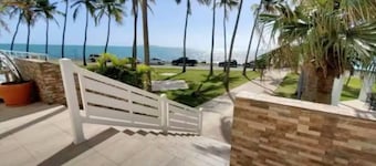 OCEAN FRONT Paradise with Pool