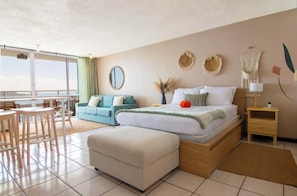 1 dormitorio, tabla de planchar con plancha, wifi y ropa de cama