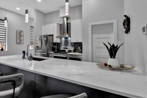 Private kitchen - Modern Home near Downtown (Dallas)