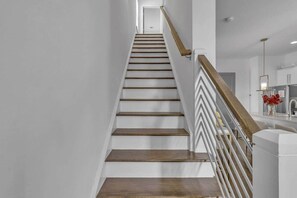 Interior - Epic Gulch Home With Skyline Views (Nashville)