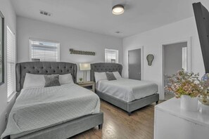 4 Schlafzimmer, Bügeleisen/Bügelbrett, WLAN, Bettwäsche