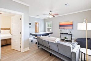 3 makuuhuonetta, työpöytä, silitysrauta/-lauta, Wi-Fi