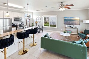 Interior - 2 minutes to Beach | Golf Cart | Pool | Air Hockey (Miramar Beach)