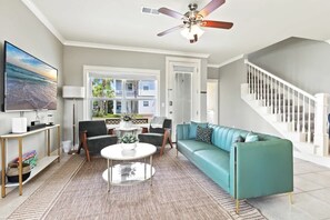 Smart TV, stereo, offices