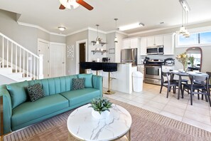 Smart TV, stereo, offices