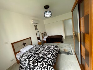 3 室のベッドルーム、デスク、アイロン / アイロン台、WiFi (無料)