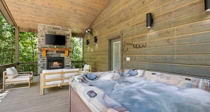 1BR Cabin - HotTub - Fire Pit - BBQ - Patio