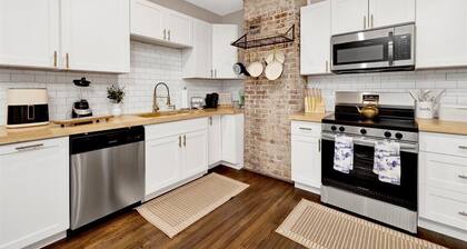 Peaceful Lake House - Sleeps 10, Games, Fishing & Near Downtown/Airport/BJCC