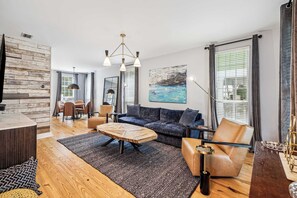 Unclassified image, 5 of 39, button