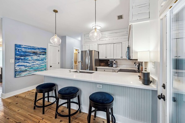 Unclassified image, 1 of 39, button