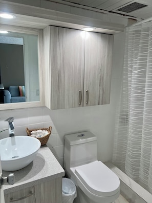 Towels, soap, toilet paper - Sun Beach apartment (Luquillo)