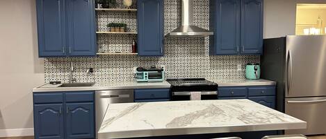 Microwave, oven, stovetop, dishwasher