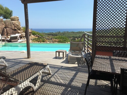 Very quiet villa with sea and mountain views, heated pool, Porto Vecchio Pinarello