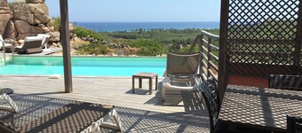 Very quiet villa with sea and mountain views, heated pool, Porto Vecchio Pinarello