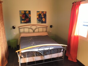 3 bedrooms, iron/ironing board, WiFi, bed sheets - Very quiet villa with sea and mountain views, heated pool, Porto Vecchio Pinarello (Zonza)