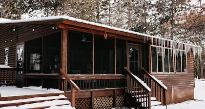 Cozy 2 Bedroom Lakefront Cabin on Crosslake w/ Sauna