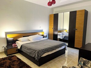 3 bedrooms, iron/ironing board, free WiFi, bed sheets