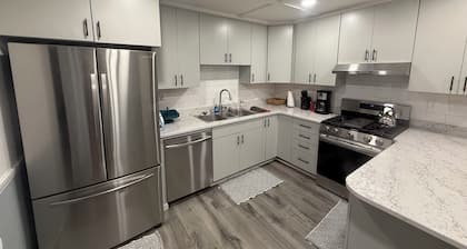 Raytown Ranch - Mahome Away from Home