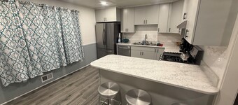 Raytown Ranch - Mahome Away from Home