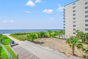 On the beach - Ocean Pier 4 Oceanview condo (North Myrtle Beach)