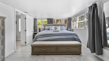 3 chambres, fer et planche à repasser, Wi-Fi, draps fournis