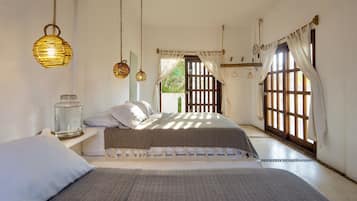 6 slaapkamers, een strijkplank/strijkijzer, wifi, beddengoed