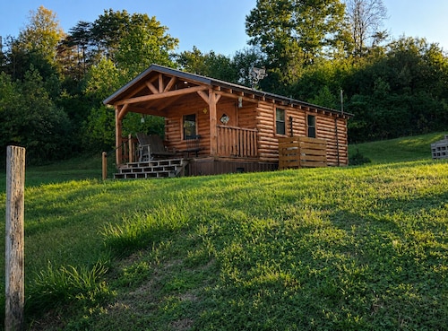 Haan Hollow – Secluded Log Cabin on 12 Private Acres in Gallipolis, Ohio