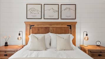 3 bedrooms, iron/ironing board, internet, bed sheets