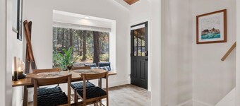 Chalet Des Chutes, Steps to Village, Hot Tub, SHARC