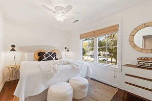 4 soverom, strykejern/-brett, reiseseng for barn og wi-fi (inkludert)