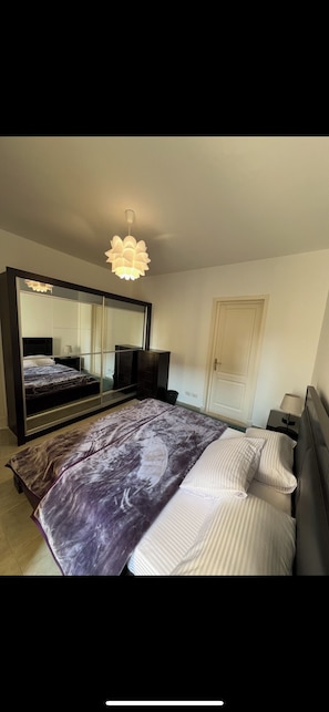 2 bedrooms, iron/ironing board, free WiFi, bed sheets
