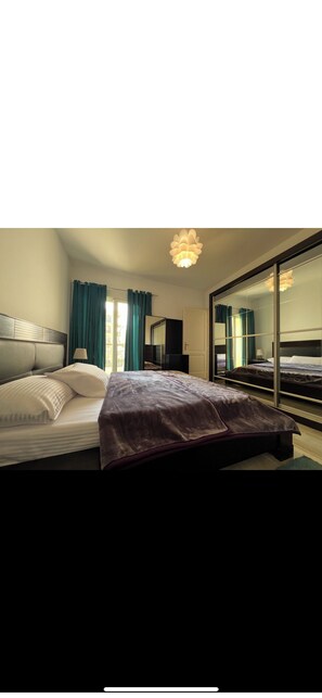 2 bedrooms, iron/ironing board, free WiFi, bed sheets